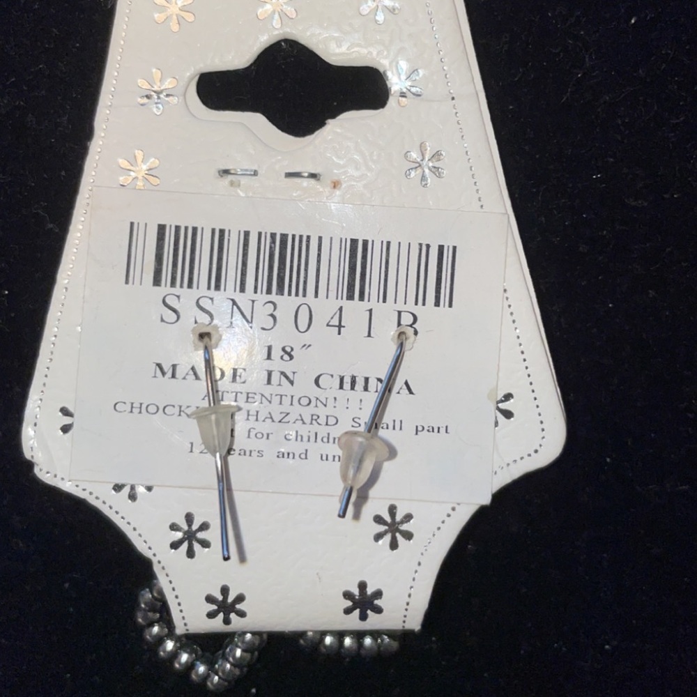 Earring bundle - Picture 3 of 5